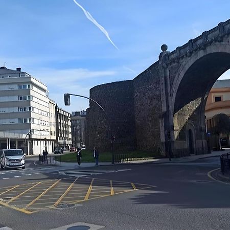 Adarve, Con Parking Y Vistas A La Muralla Lugo Esterno foto