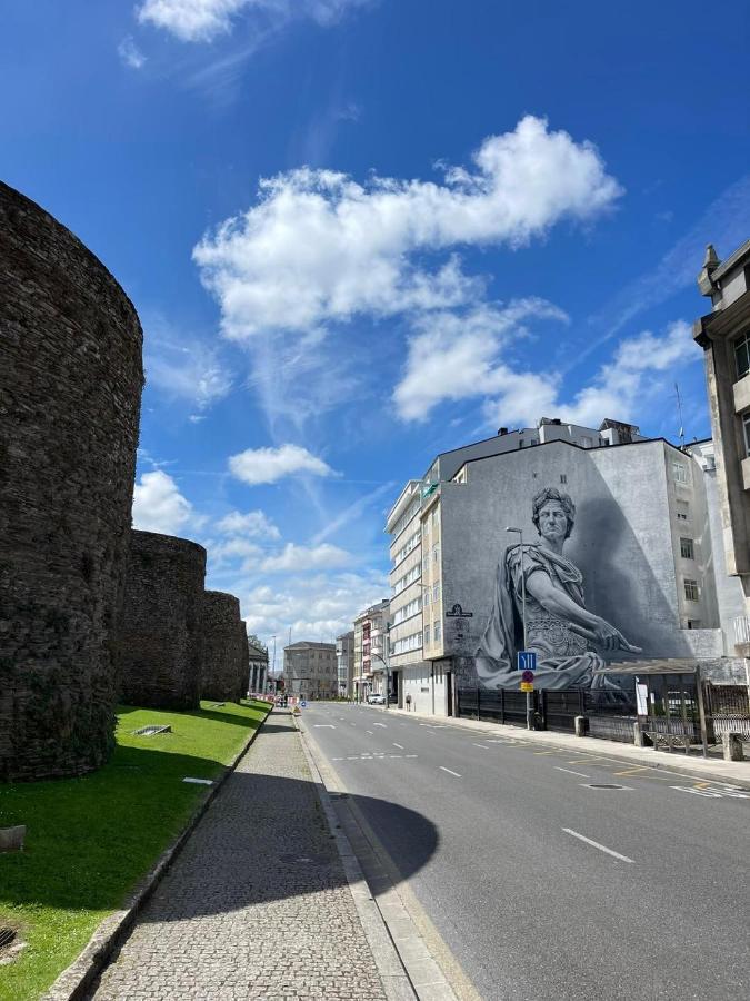 Adarve, Con Parking Y Vistas A La Muralla Lugo Esterno foto